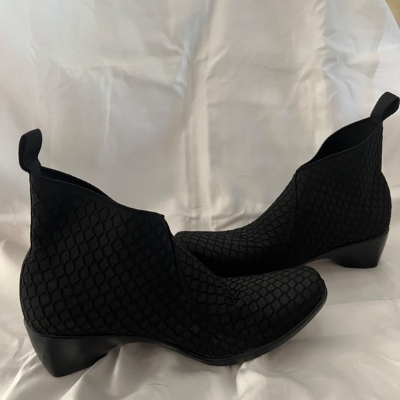 Charleston Shoe Company Ankle Boots (almost new) - Picture 9 of 11